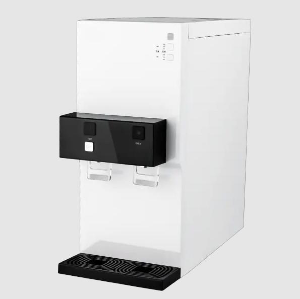 What advanced filtration technologies does the Desktop water dispenser incorporate?